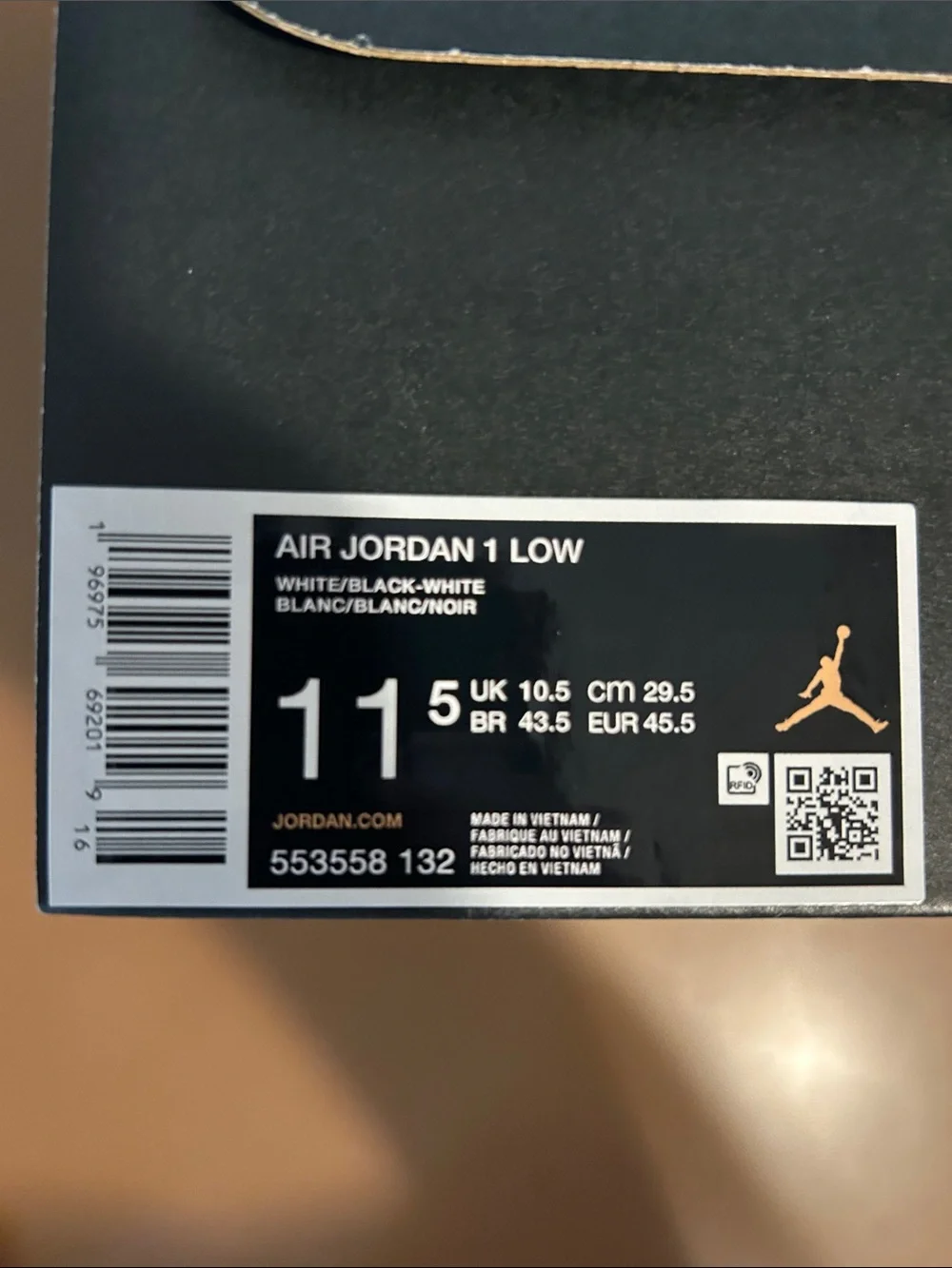 Jordan clean white